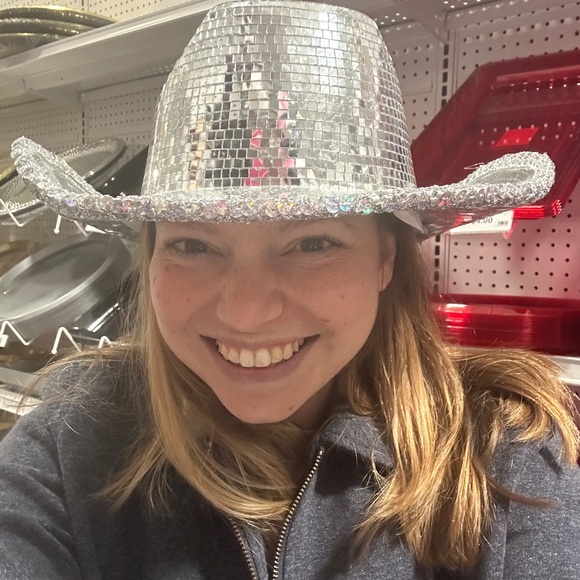 Meet your posher - Picture 2 of 4